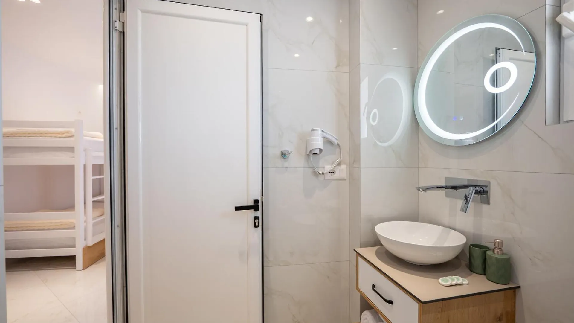 Sea Dreams Rooms Sarande 0*,  Albania