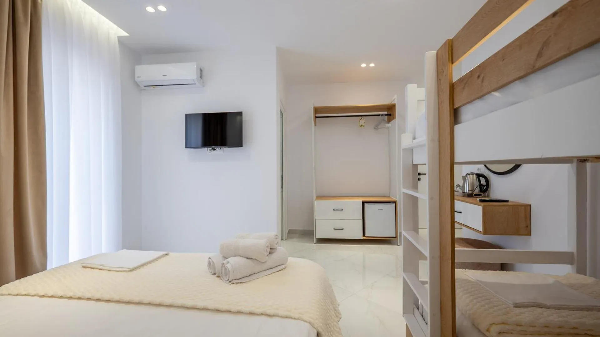 Sea Dreams Rooms Sarande 0*,  Albania