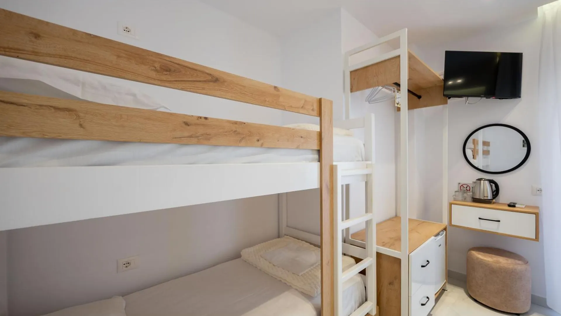 Sea Dreams Rooms Sarande 0*,  Albania