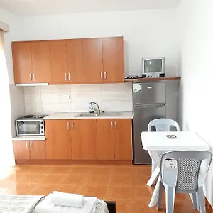Vaso Apts Sarande